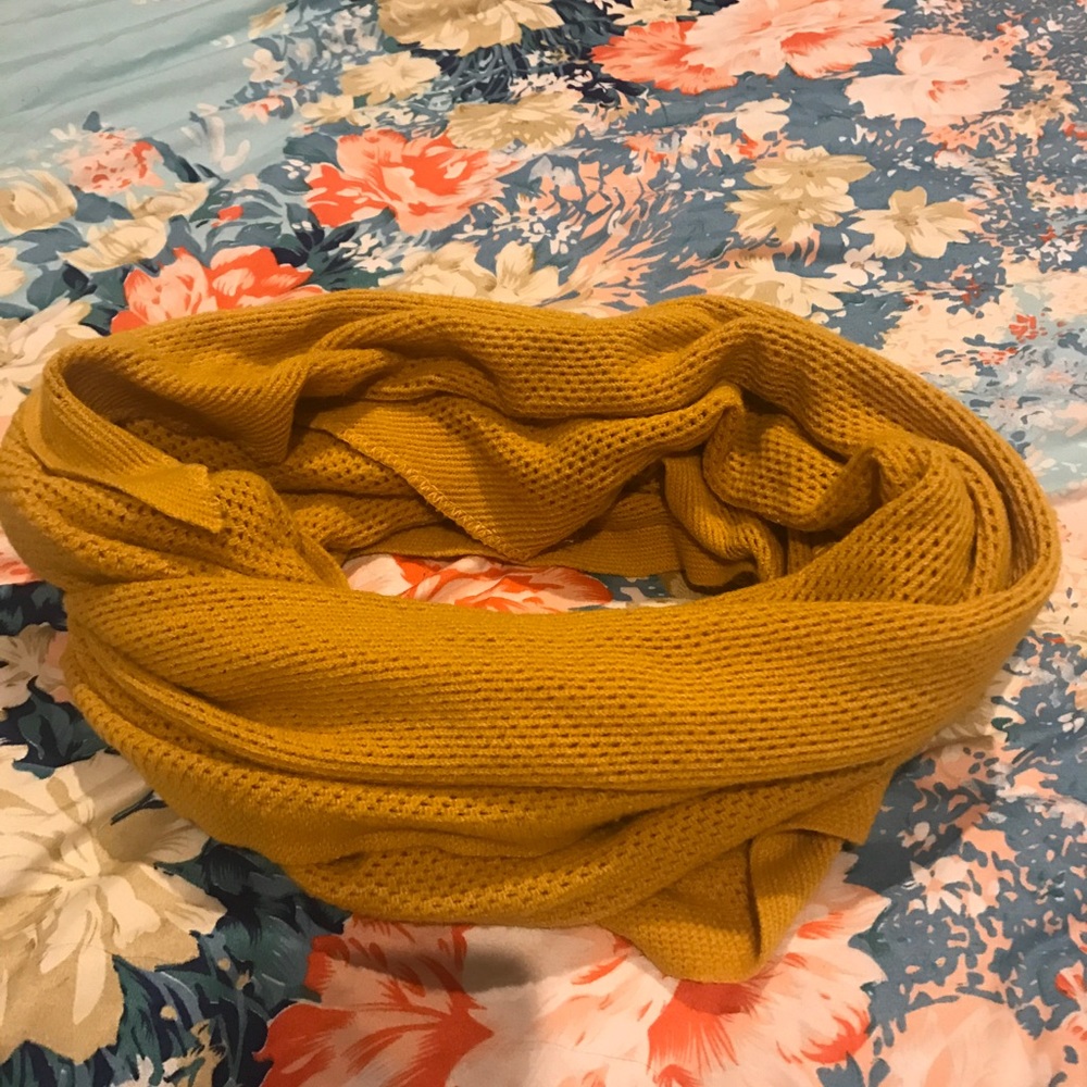 Scarf - Picture 3 of 3
